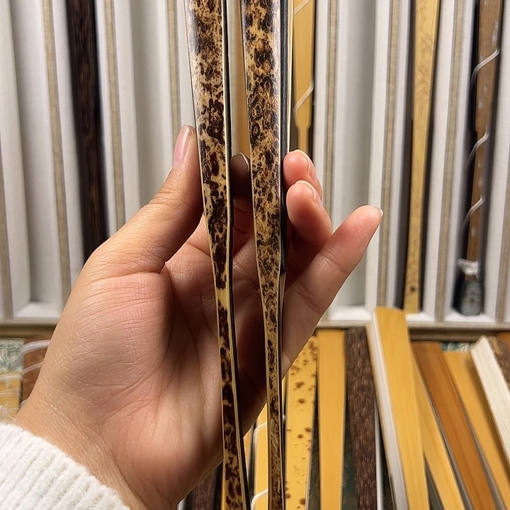 齐***°扇子哈哈哈哈哈哈