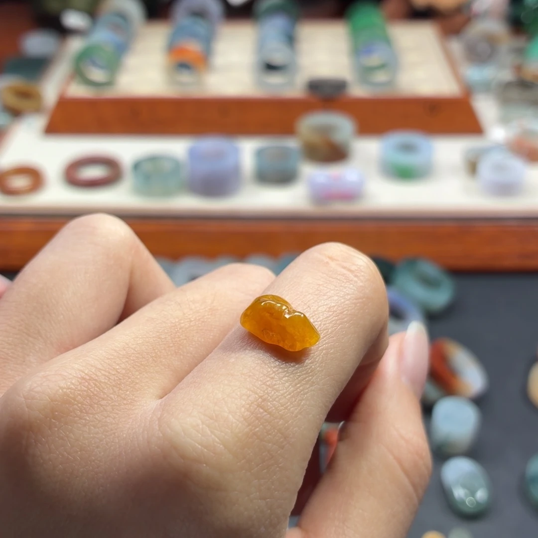 颈饰未镶嵌翡翠冰橘山