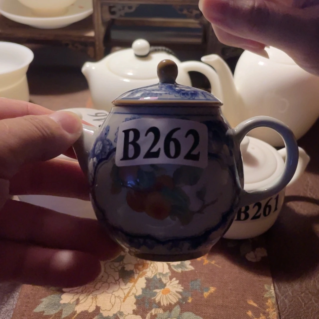 瓷片贴画小壶一个262