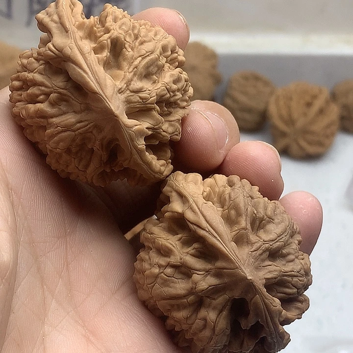 文玩核桃吊坠46 小龙鼎