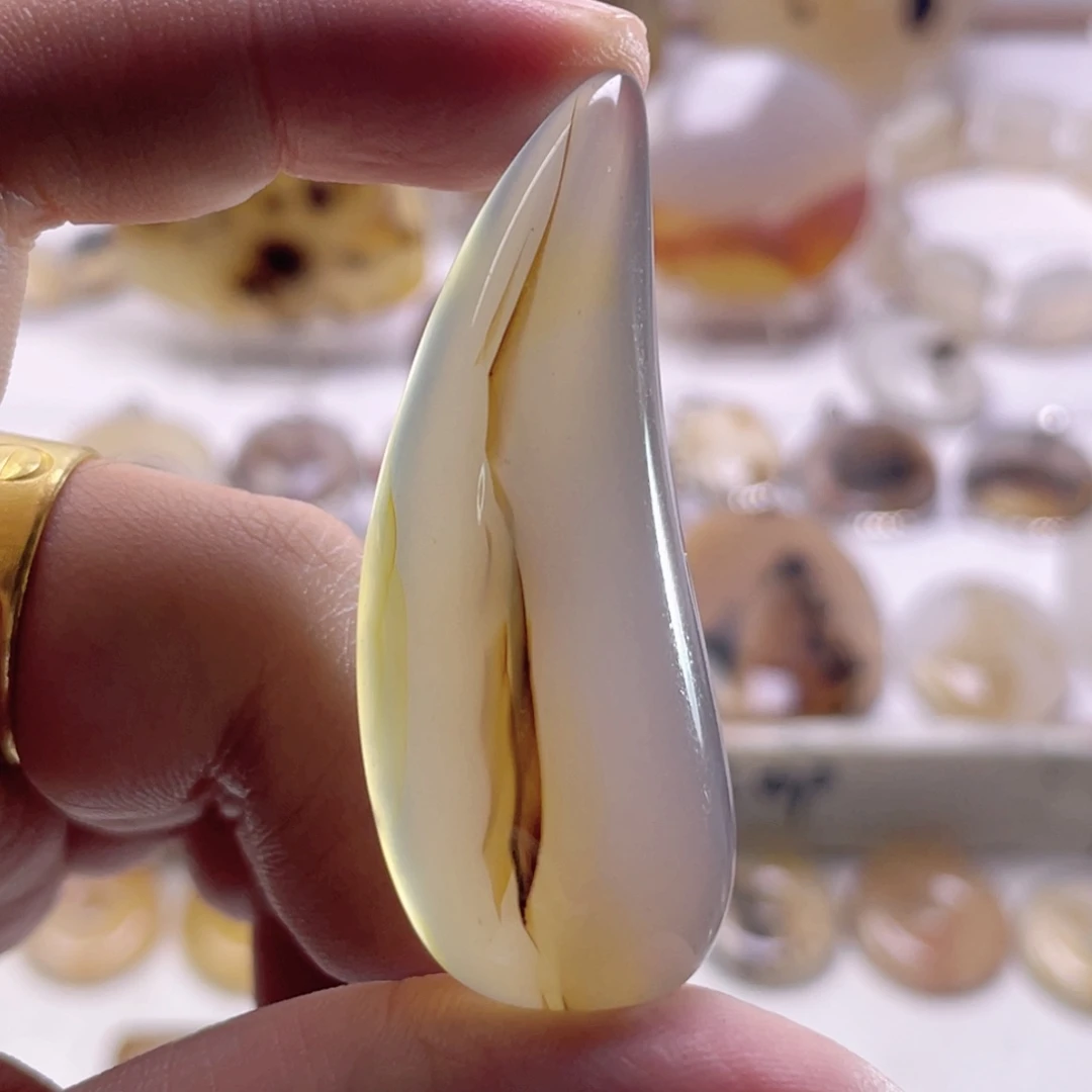 玛瑙/玉髓未镶嵌珠宝奇石