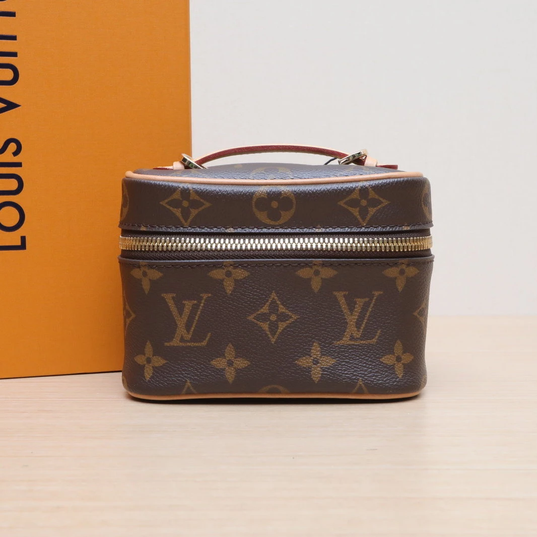 95新 LouisVuitton/路易威登 【特价黑黑】Nice 化妆包 Nano