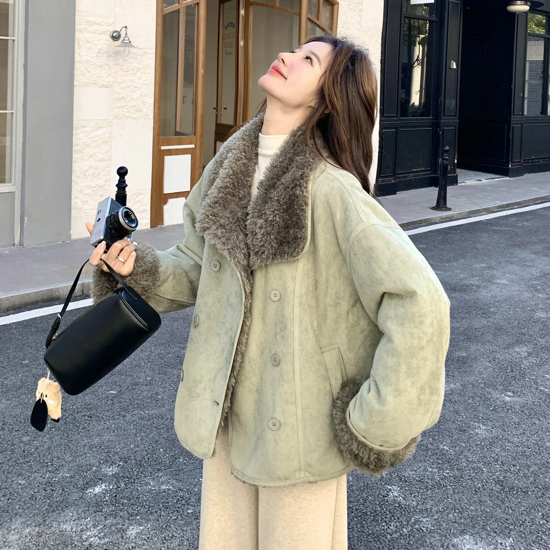 豆绿色韩系短款翻领羊羔毛外套女2025冬季小个子加绒加厚皮毛一体