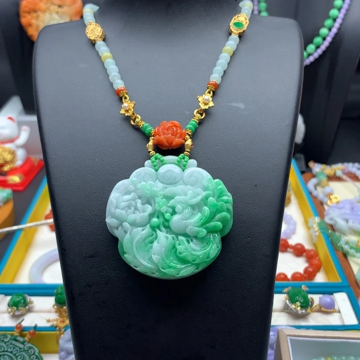 翡翠颈饰未镶嵌翡翠凤凰