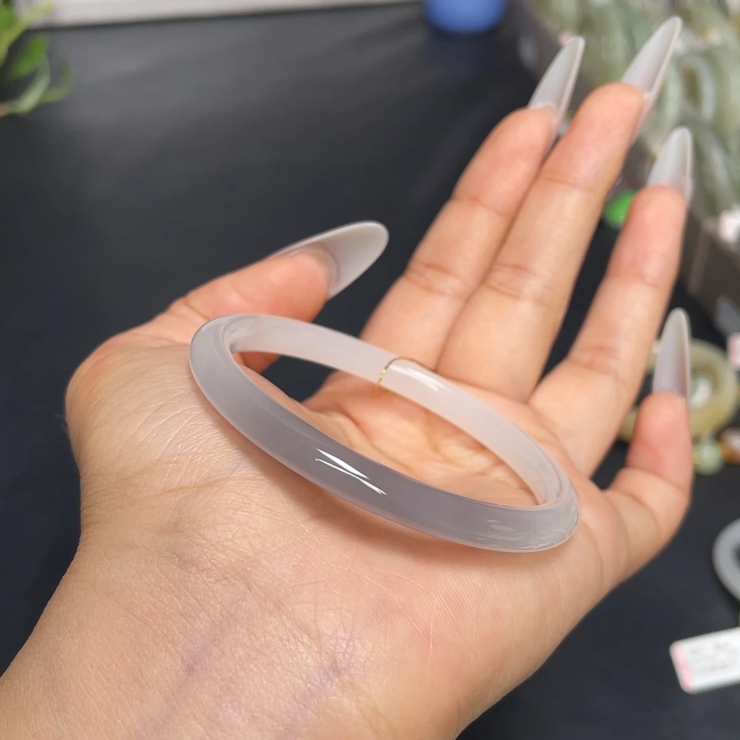 和田玉未镶嵌手镯冰紫白！52