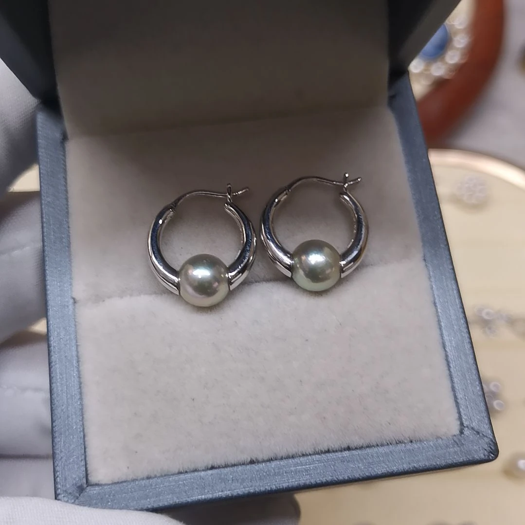 爱***手银S925镶嵌耳饰海水珍珠