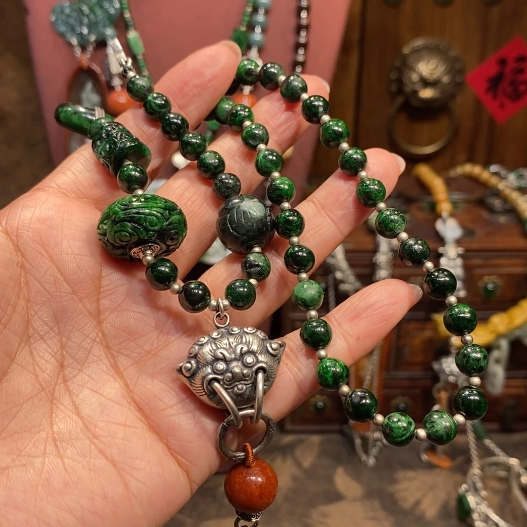 翡翠吊坠(赠链)未镶嵌