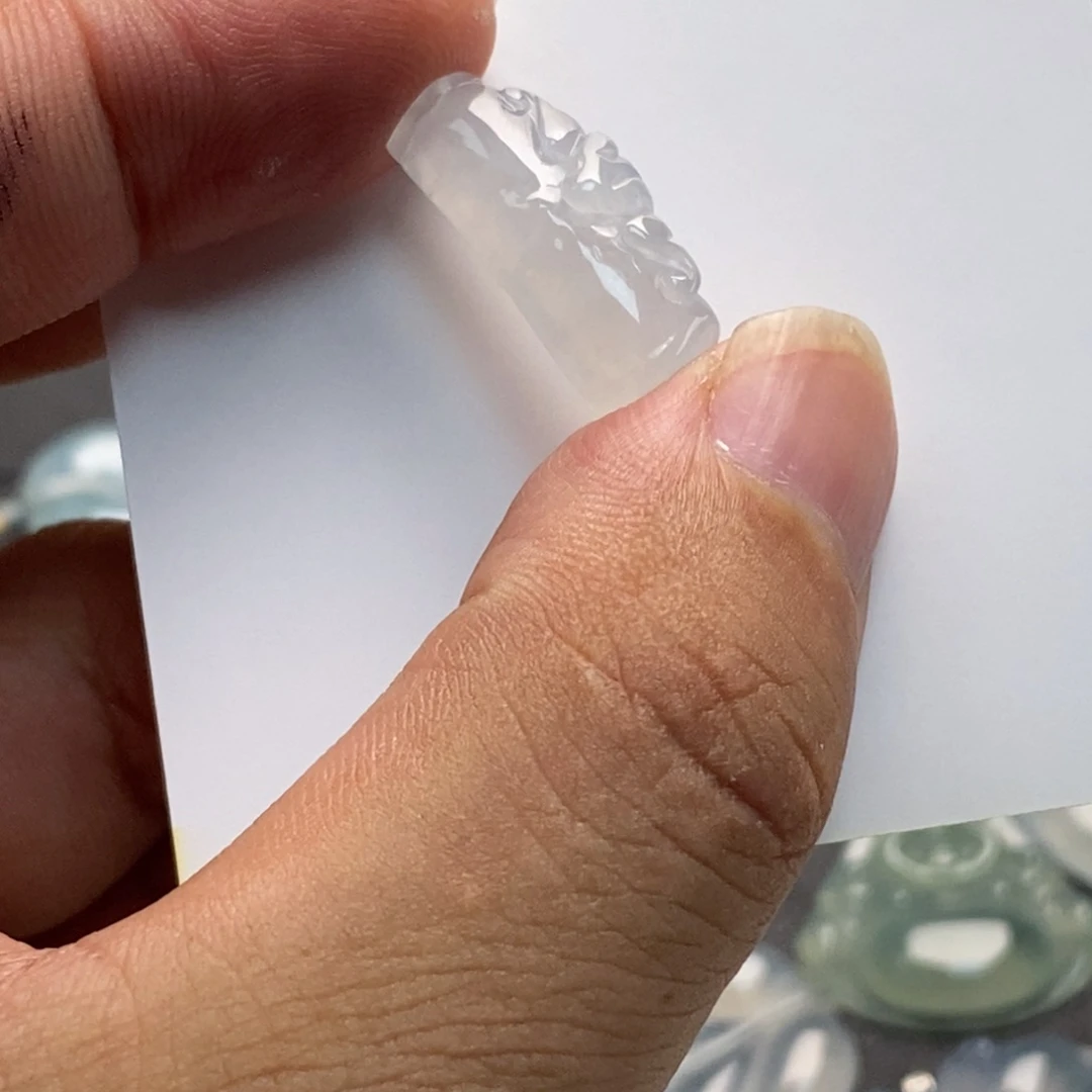 颈饰未镶嵌翡翠天然