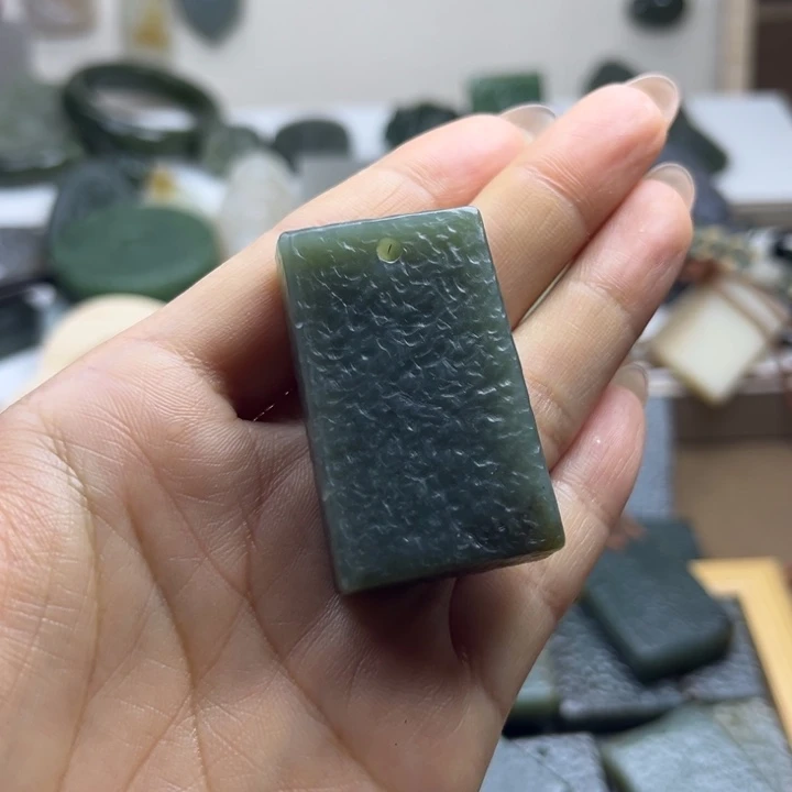 和田玉（糖玉）未镶嵌颈饰