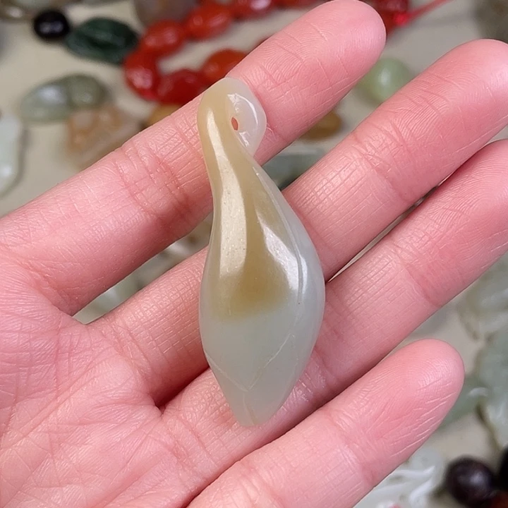 和田玉（糖玉）未镶嵌颈饰