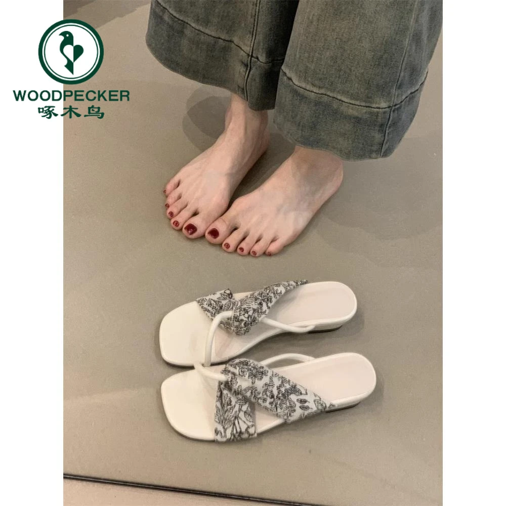 啄木鸟法式复古凉拖鞋2025年夏气质优雅仙女风露趾坡跟一字凉鞋女
