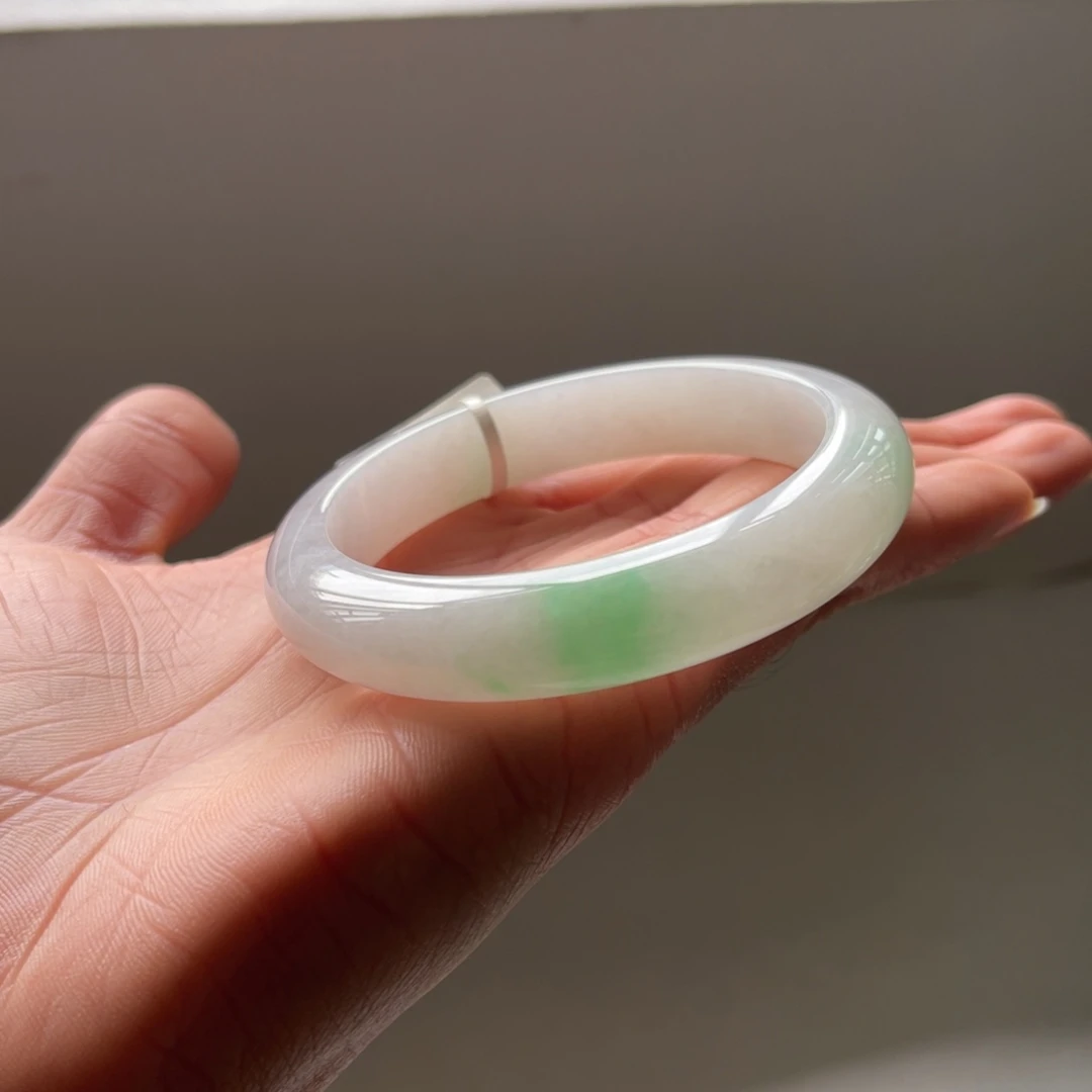 翡翠未镶嵌手镯54.6圈三天鉴赏期