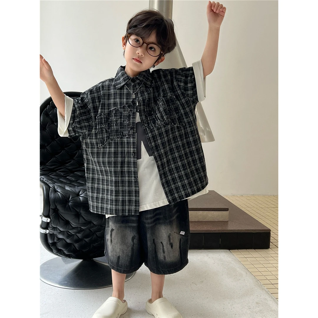 in 爱：sn25夏男童简潮气质轻奢衬衫儿童字母绣花格子短袖衬衫8256