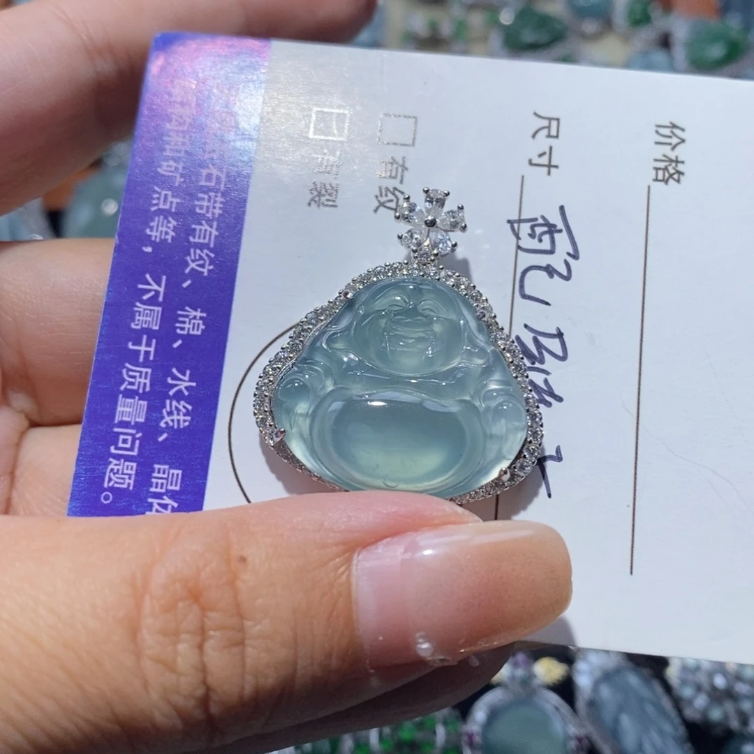 郗***郗翡翠银S925镶嵌颈饰翡翠
