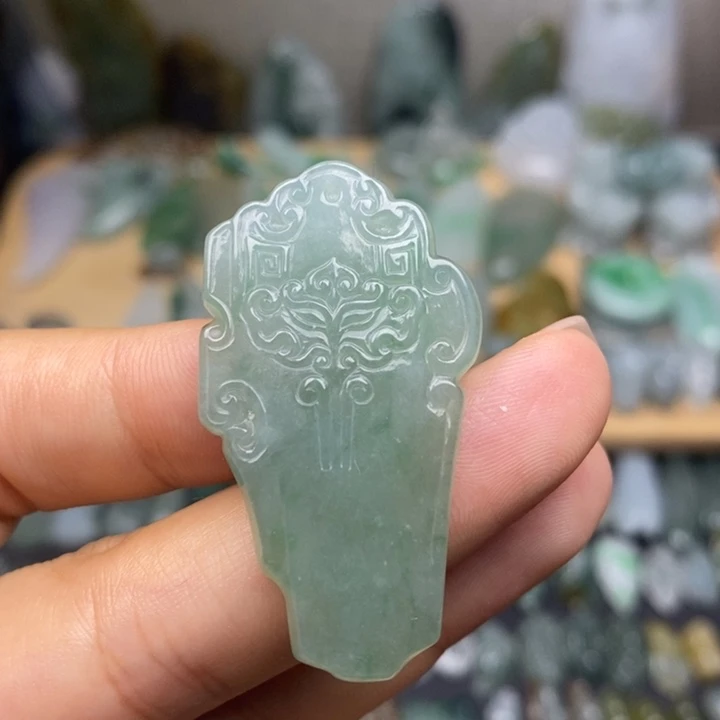 翡翠未镶嵌颈饰仿古牌