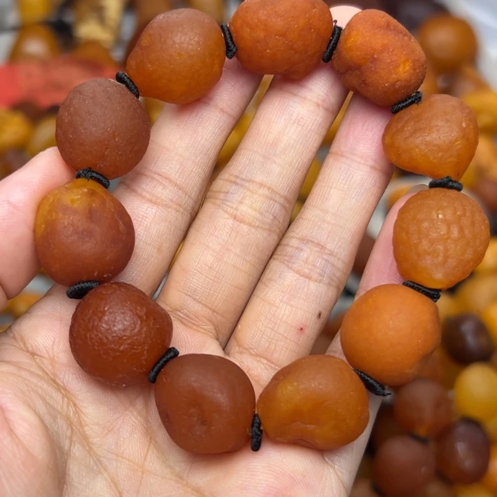 琥珀未镶嵌颈饰天然蜜蜡