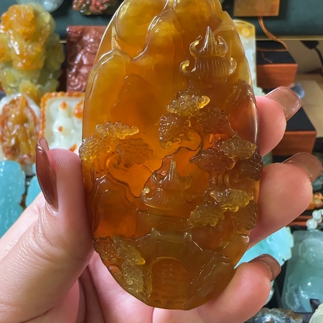 岫玉未镶嵌颈饰山水