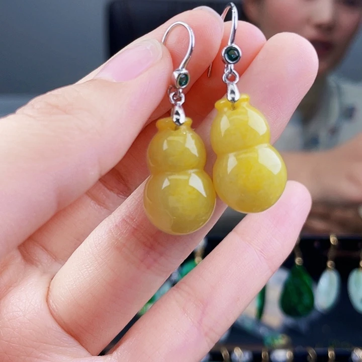 翡翠耳饰未镶嵌饰品