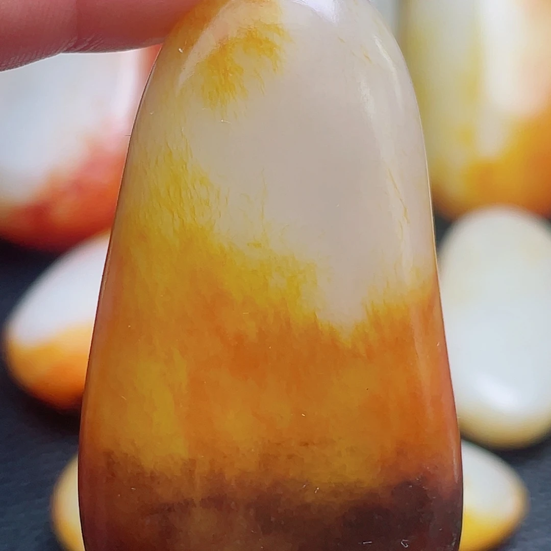 和田玉未镶嵌珠宝奇石