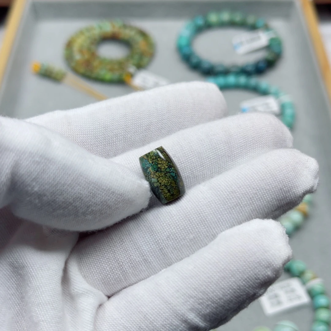 绿松石未镶嵌挂件