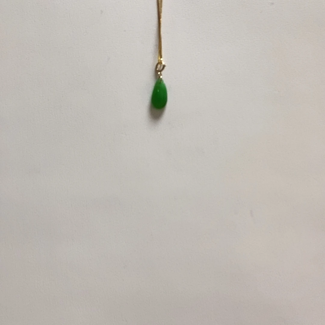 翡翠18K金镶嵌颈饰简单