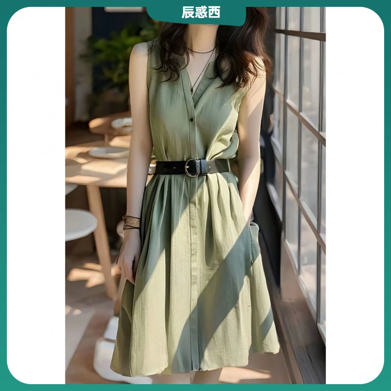 1军绿色连衣裙2025夏季新款轻奢感遮肉显瘦今年流行的裙子女款I