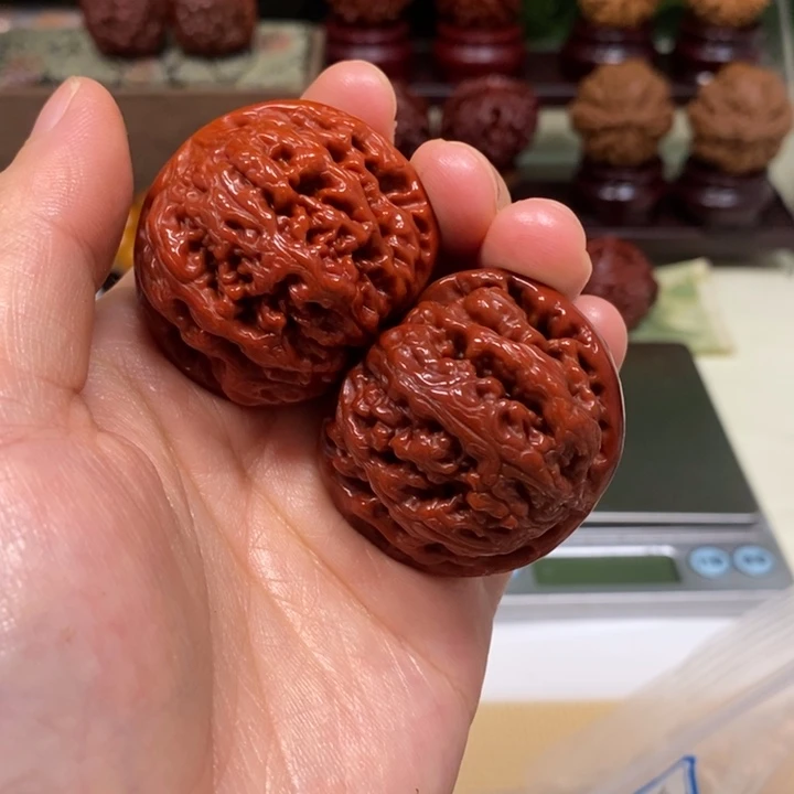 文玩核桃吊坠粗筋