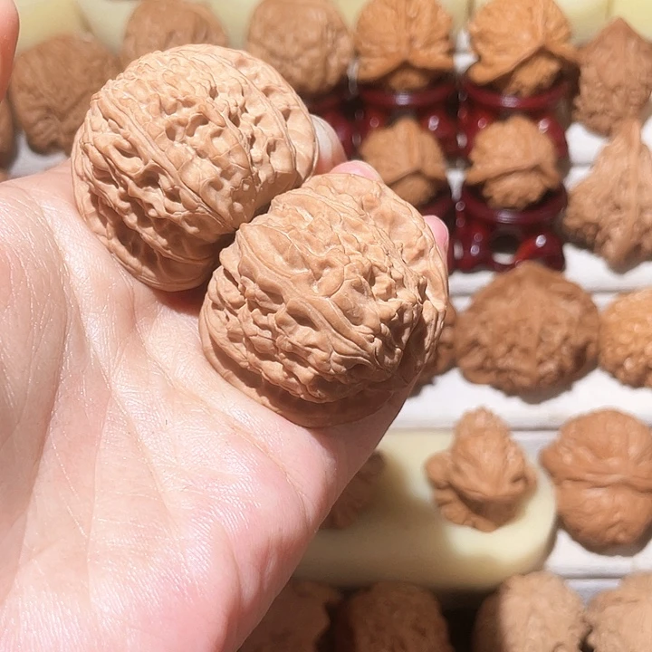 风***嗖文玩核桃把件白狮子