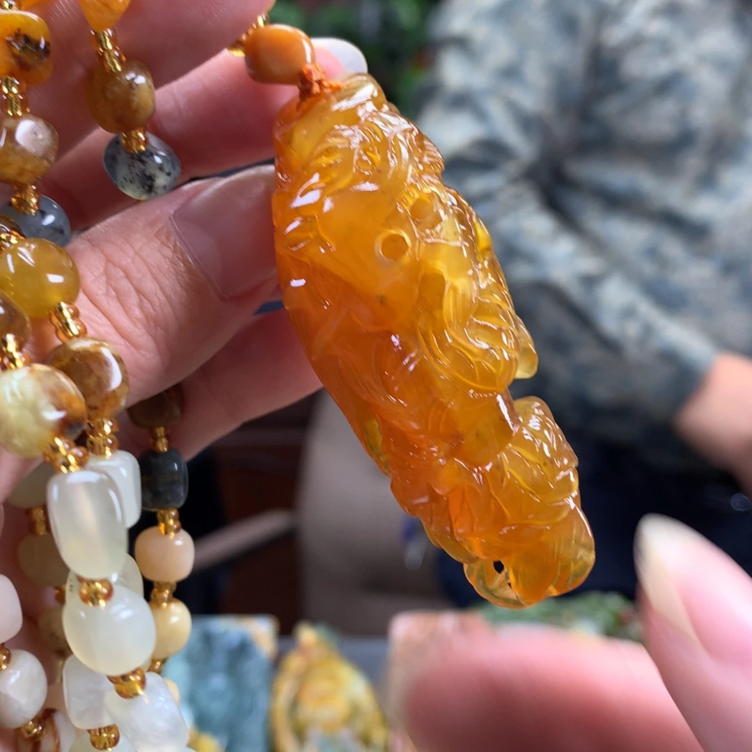 未镶嵌蛇纹石玉颈饰