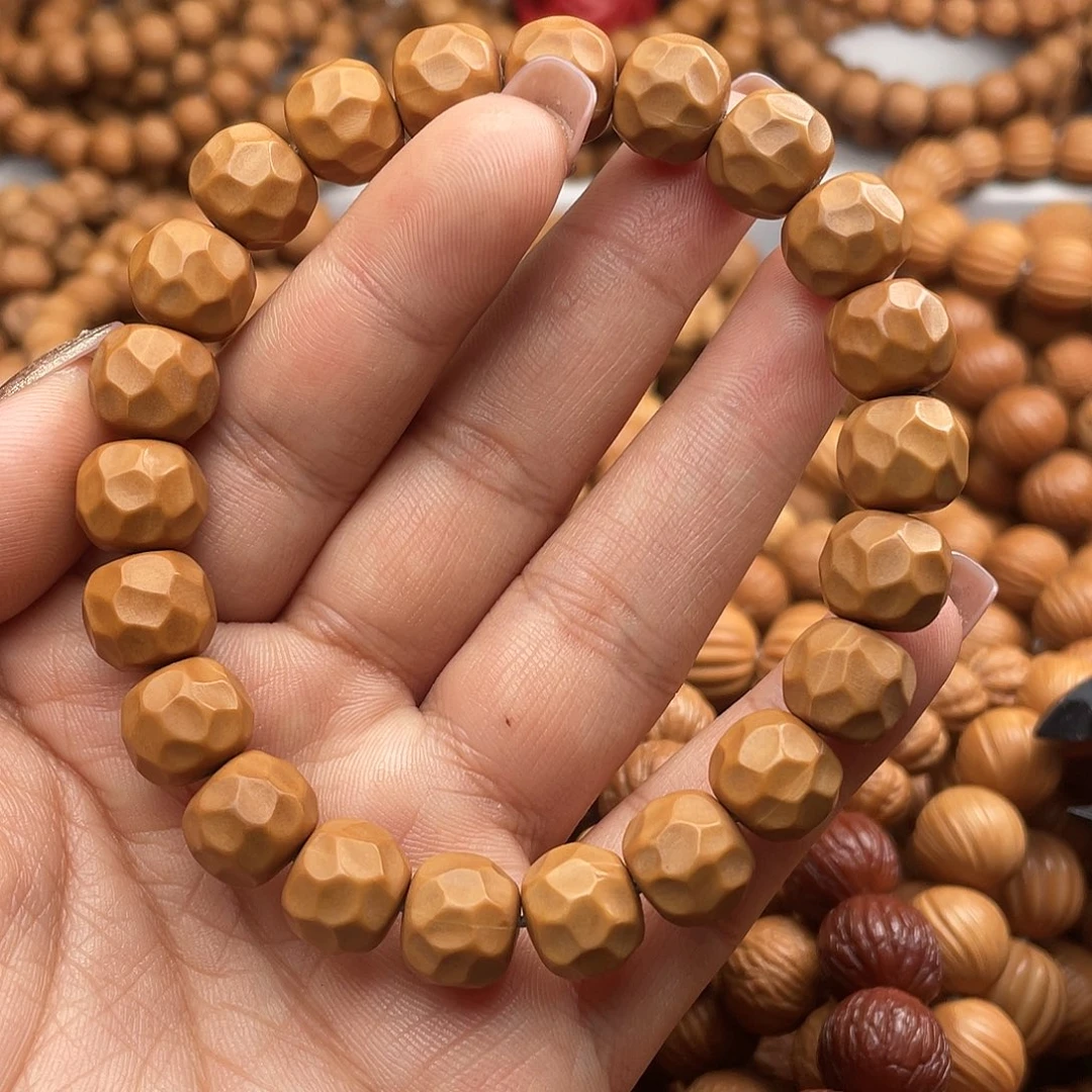 猴头核桃吊坠11+微瑕黑金无相