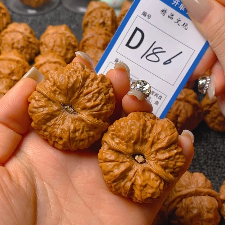 把件文玩核桃吃****虎蛤蟆