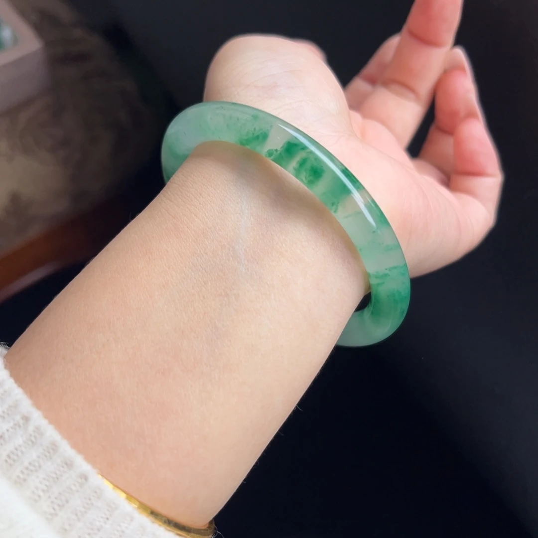 石英质玉未镶嵌手镯60