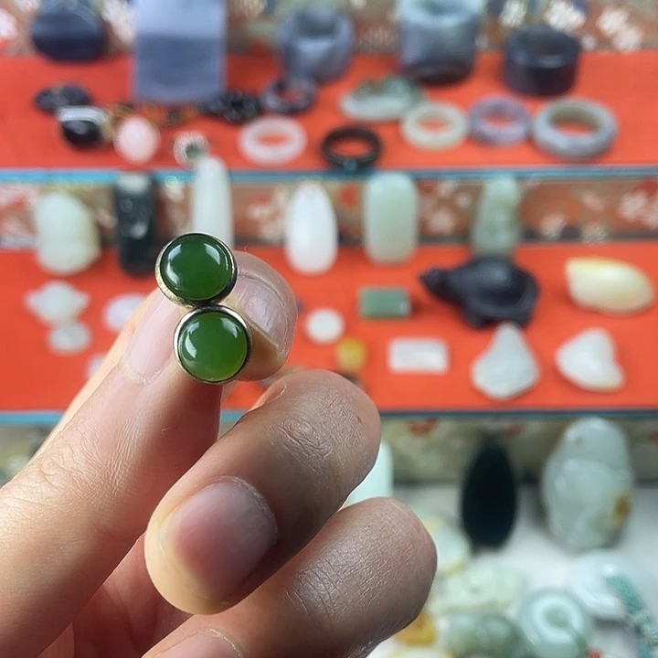 *****和田玉未镶嵌耳饰