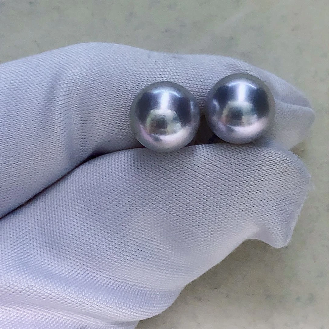 18K金镶嵌耳钉8.5-9海水珍珠