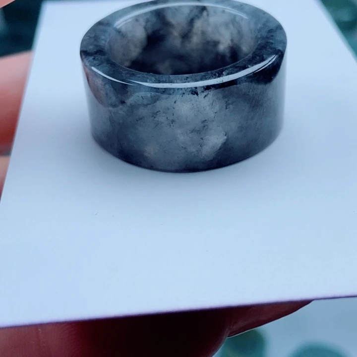 翡翠戒指未镶嵌翡翠