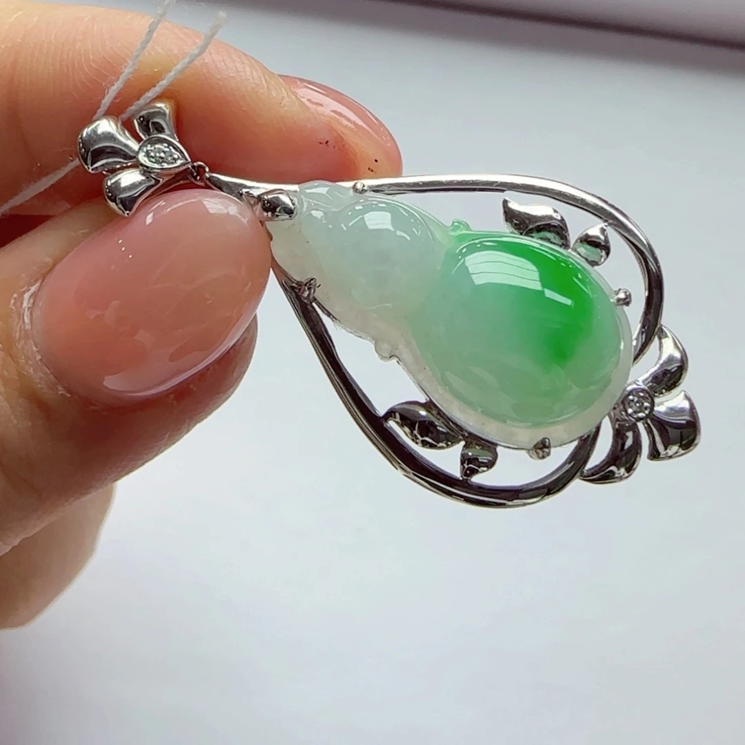 颈饰18K金镶嵌翡翠pk1190