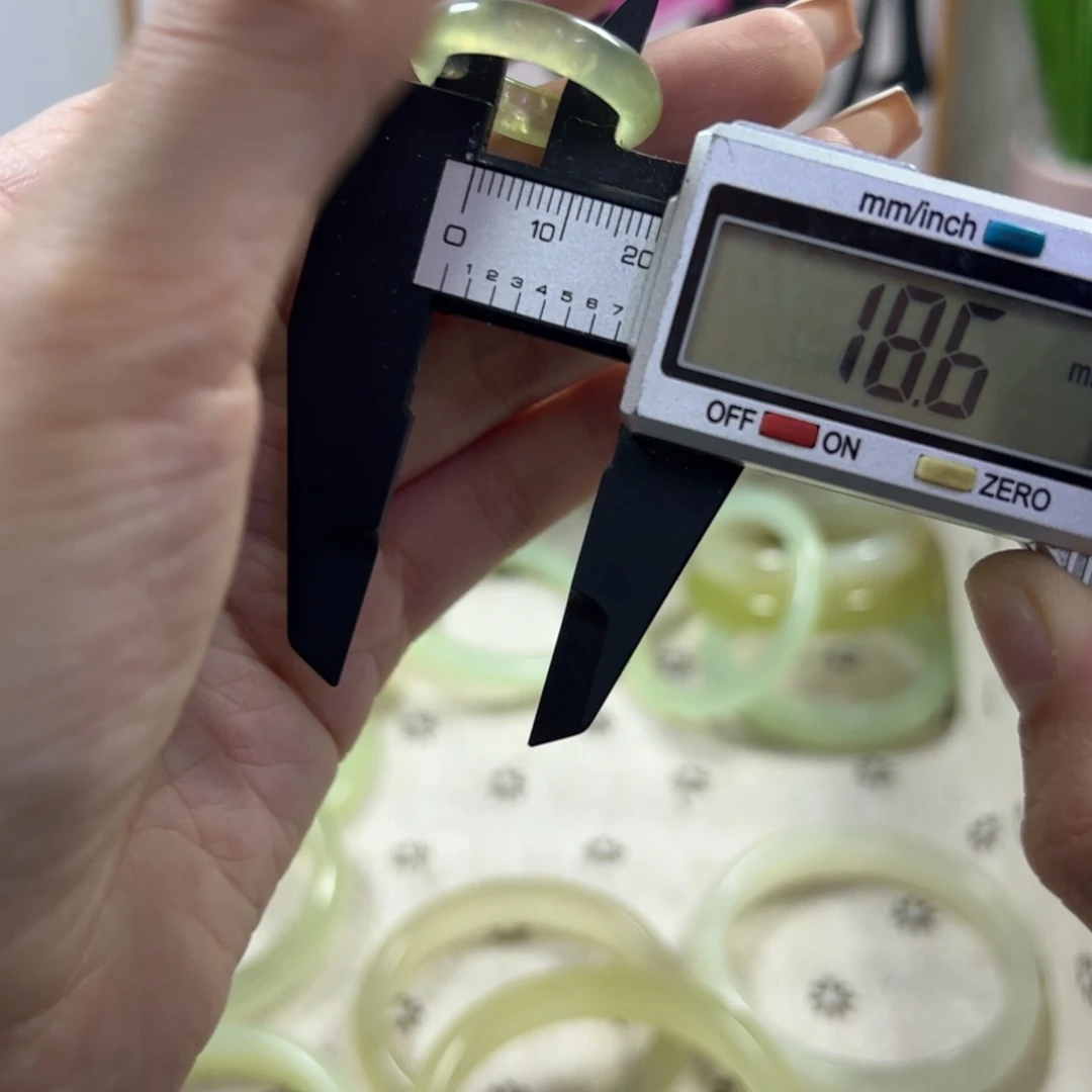 蛇纹石玉手镯未镶嵌724