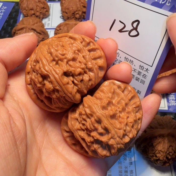 文玩核桃把件128白狮子44