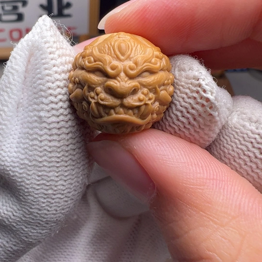 文玩核桃把件?****䳾镶嵌款唐狮17左右尺寸有正常封口线