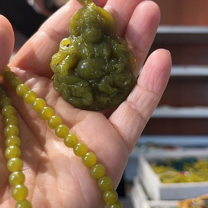 岫玉未镶嵌毛衣链