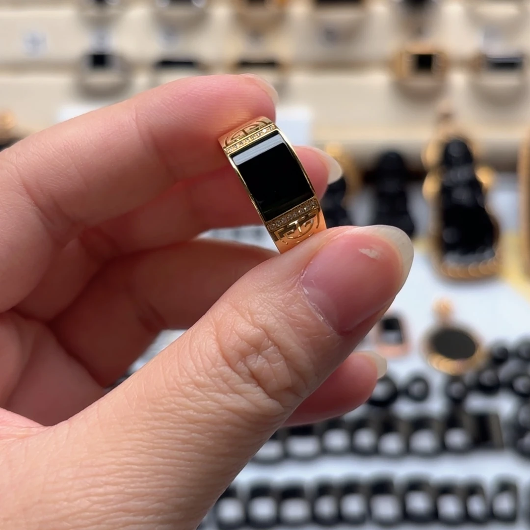 翡翠18K金镶嵌戒指缅甸翡翠