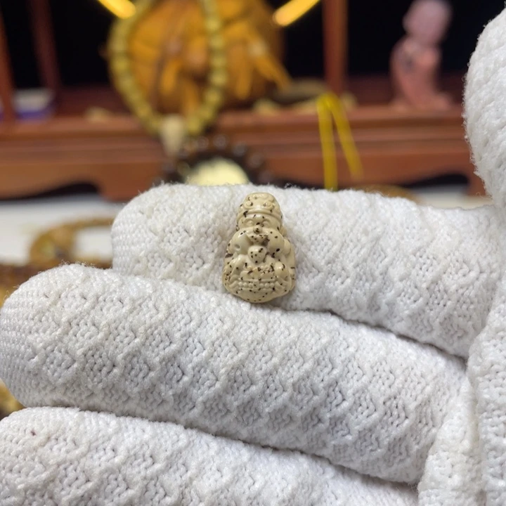 手串星月菩提雕刻财神