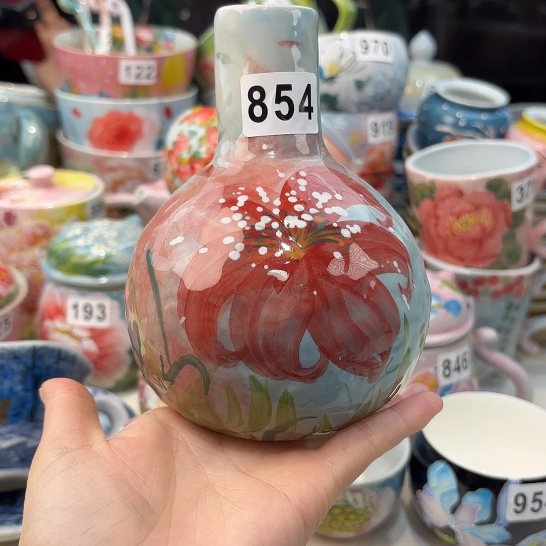 瓷片兔兔好可爱呀打个