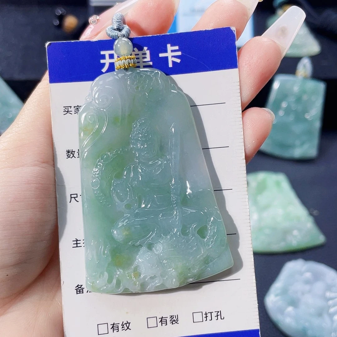 克***斯翡翠未镶嵌颈饰翡翠