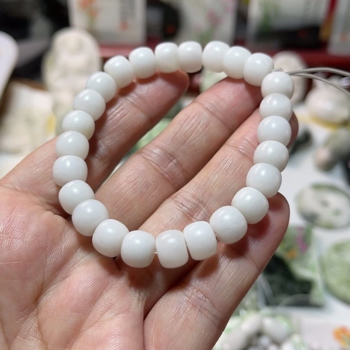 独山玉未镶嵌颈饰