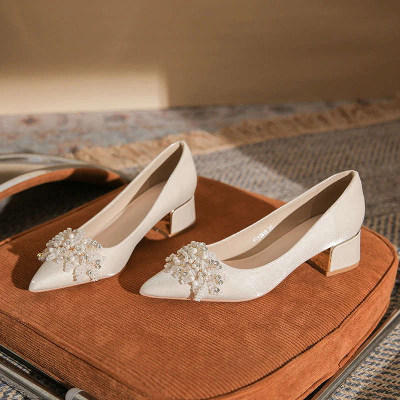 时尚婚鞋粗跟浅口女式单鞋新款宴会百搭绸缎气质女款鞋