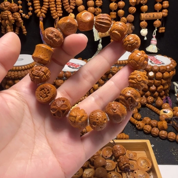手串桃核多宝手串