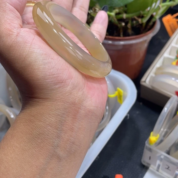 玛瑙/玉髓未镶嵌手镯