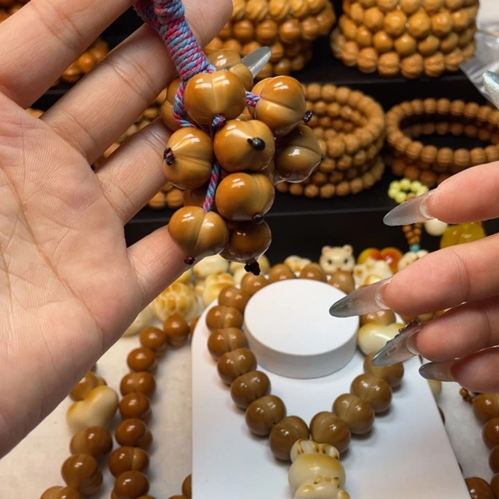 尛****手串猴头核桃全品15葡萄串