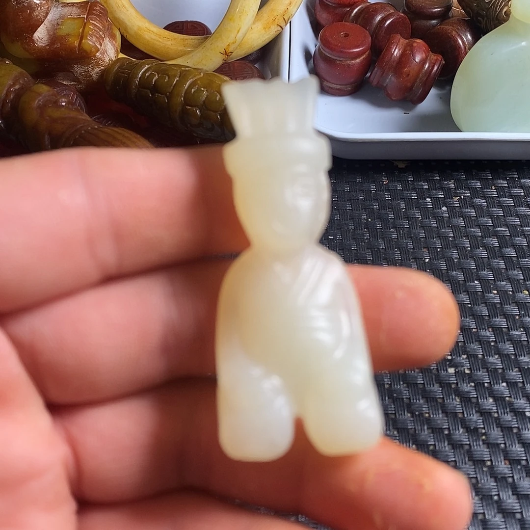 岫玉未镶嵌珠宝奇石